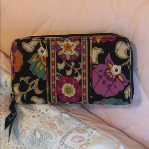 Vera Bradley zip up wallet